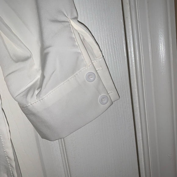 Classic White button 😎 - Picture 6 of 9